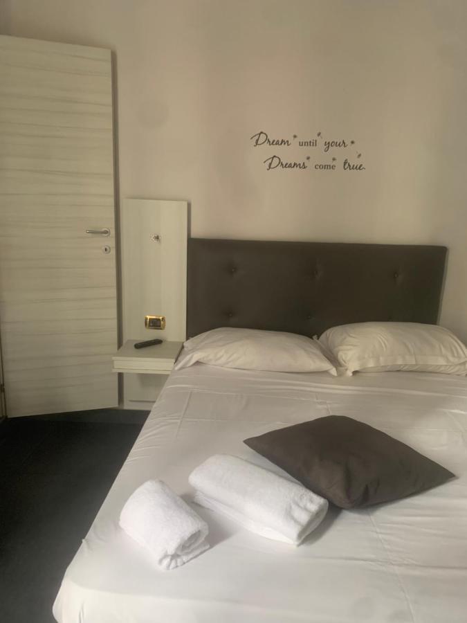 Hotel Poerio Neapol Exteriér fotografie